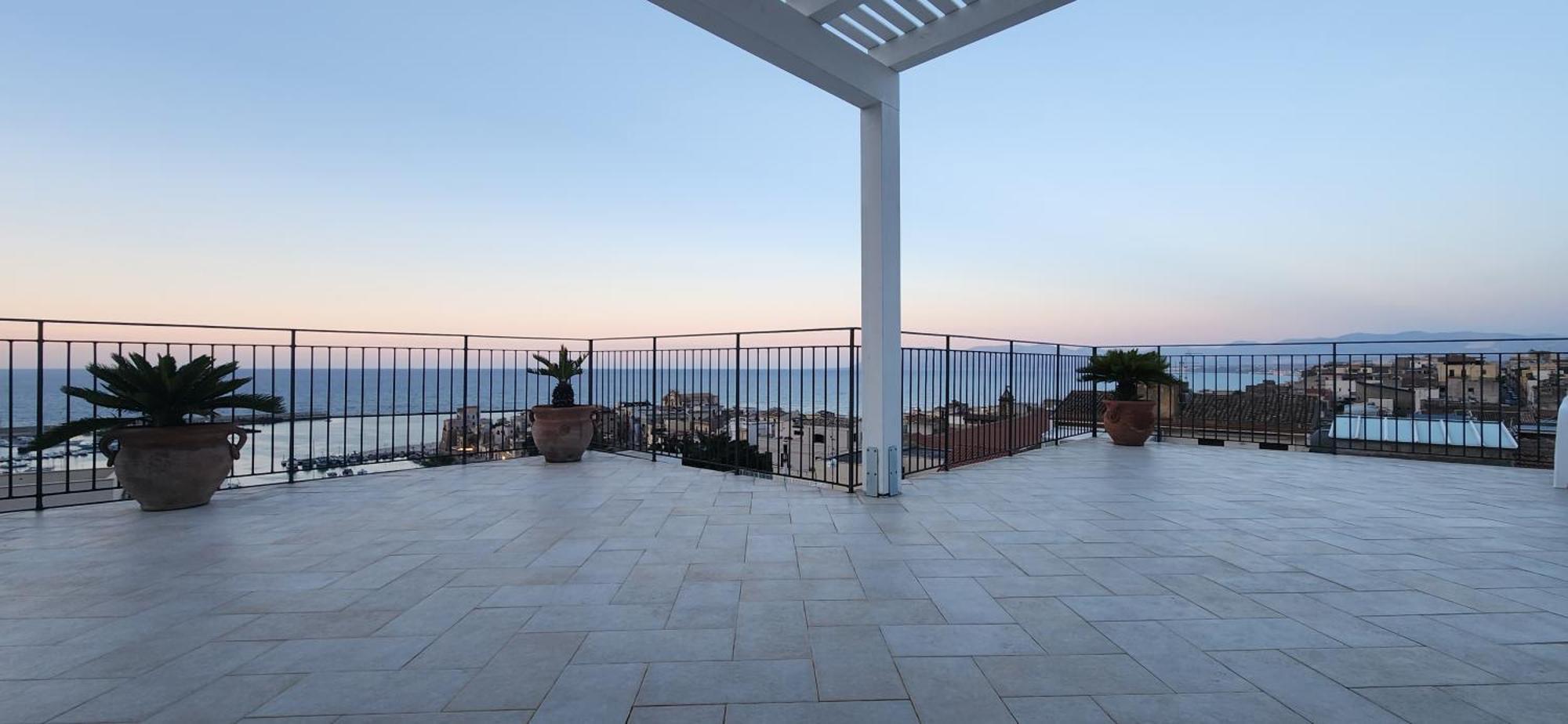Palazzo Del Golfo Penthouse Lejlighed Castellammare del Golfo Eksteriør billede